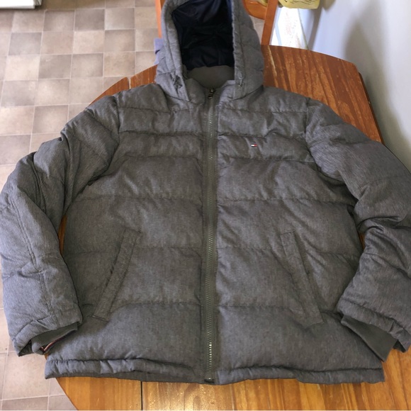 Tommy Hilfiger grey puffer coat XL - Picture 1 of 10